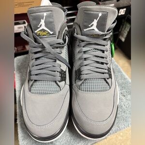 Air Jordan 4 Retro Sneakers